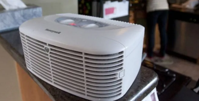 Does the air purifier cool the room